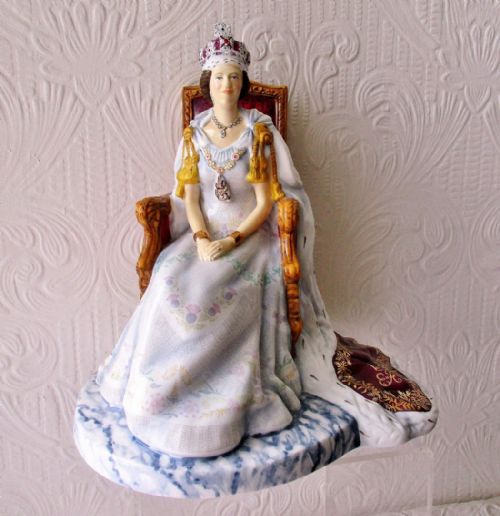 Royal Doulton Porcelain Figurine ~ "Diamond Jubilee" ~ HN 5582 ~ Different Colourway