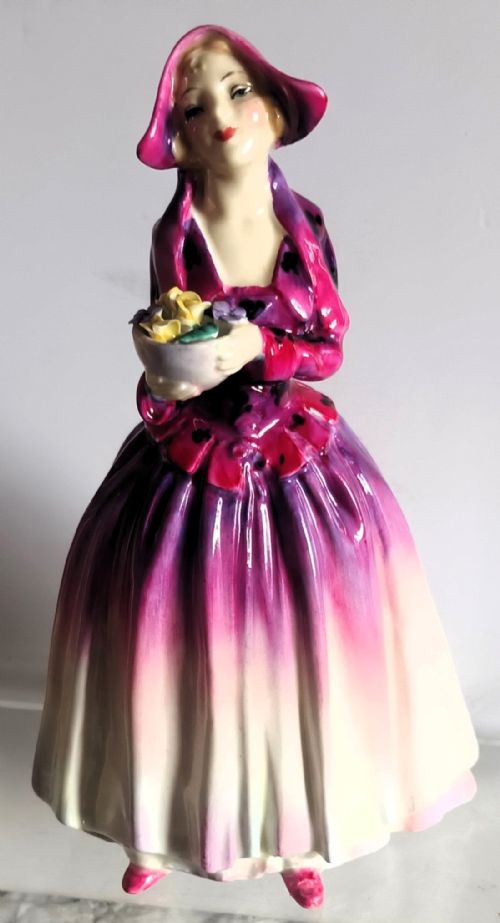 Vintage Royal Doulton English Porcelain Figurine ~ "Dorcas" ~ HN 1558