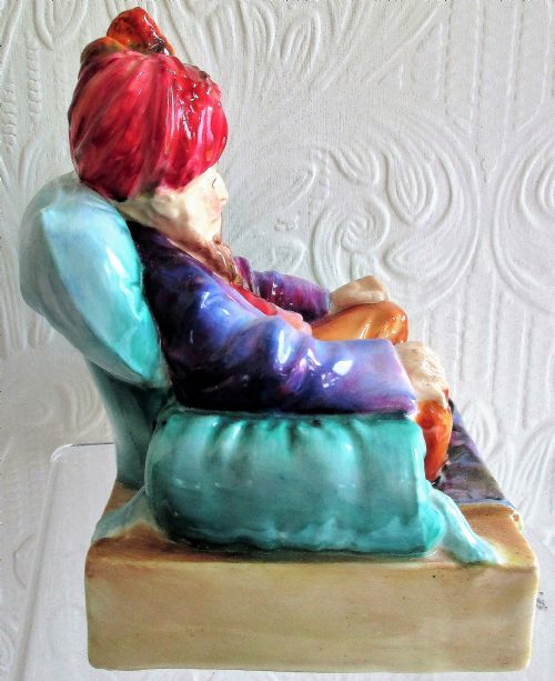 VINTAGE ROYAL DOULTON ENGLISH PORCELAIN FIGURINE ABDULLAH HN 1410 - ADDITIONAL PHOTO 3