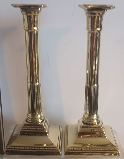 PAIR OF ANTIQUE ENGLISH GEORGIAN BRASS CANDLESTICKS - ADDITIONAL PHOTO 3