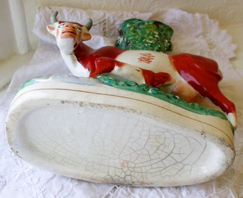 PAIR OF ANTIQUE ENGLISH VICTORIAN STAFFORDSHIRE POTTERY COW AND CALF SPILL VASES - ADDITIONAL PHOTO 11