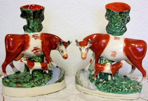PAIR OF ANTIQUE ENGLISH VICTORIAN STAFFORDSHIRE POTTERY COW AND CALF SPILL VASES - ADDITIONAL PHOTO 12