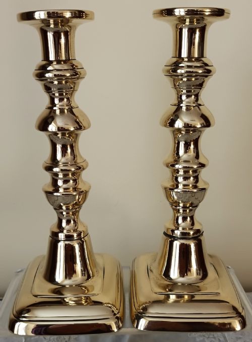 PAIR OF ANTIQUE ENGLISH GEORGIAN BRASS CANDLESTICKS JT CO - ADDITIONAL PHOTO 1