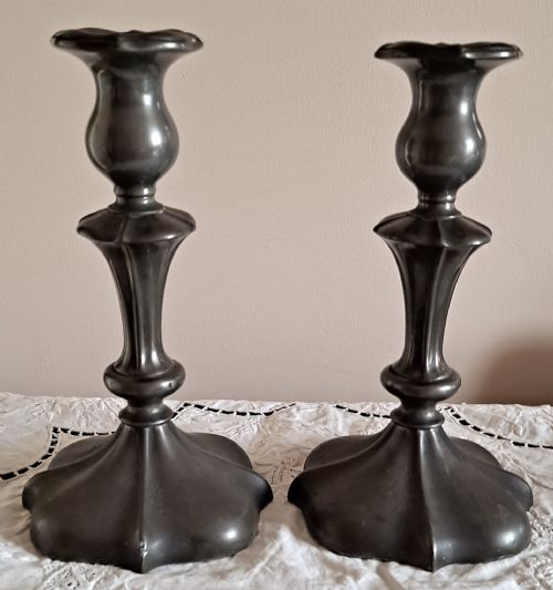 PAIR OF ANTIQUE ENGLISH VICTORIAN ART NOUVEAU PEWTER CANDLESTICKS - ADDITIONAL PHOTO 2