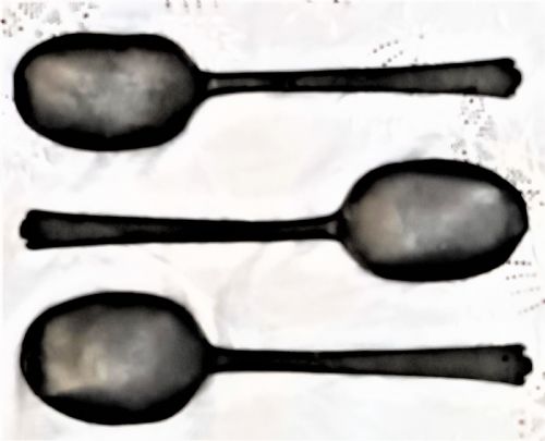 ANTIQUE GEORGIAN OAK SPOON RACK WITH 3 PEWTER TREFID SPOONS - ADDITIONAL PHOTO 3