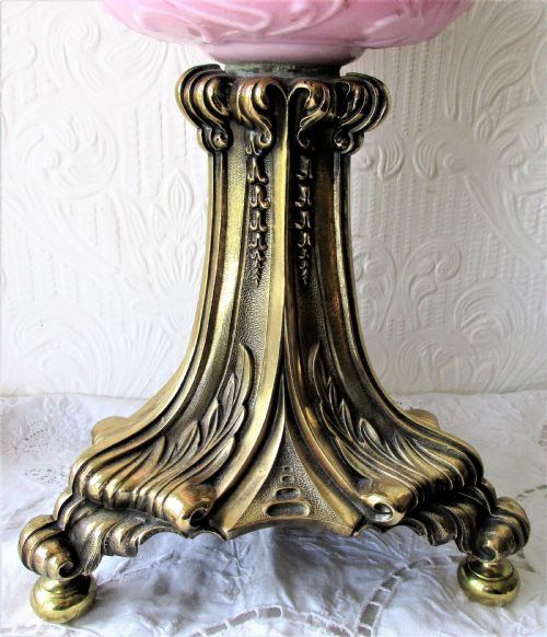 ANTIQUE ENGLISH VICTORIAN OIL LAMP - ADDITIONAL PHOTO 1