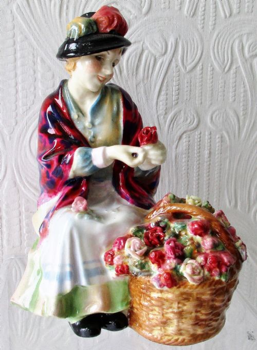 VINTAGE ROYAL DOULTON ENGLISH PORCELAIN FIGURINE ALL A' BLOOMIN' HN 1466