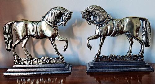 PAIR OF ANTIQUE ENGLISH GEORGIAN BRASS CHIMNEY HORSES DOOR PORTERS - ADDITIONAL PHOTO 5