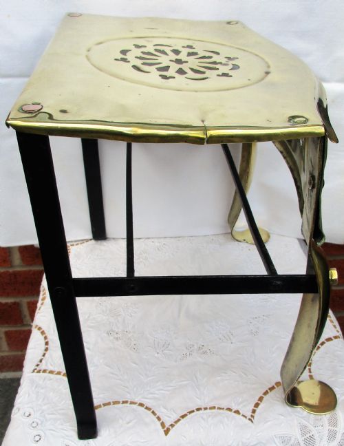 ANTIQUE ENGLISH VICTORIAN BRASS AND STEEL FOOTMAN - ADDITIONAL PHOTO 3