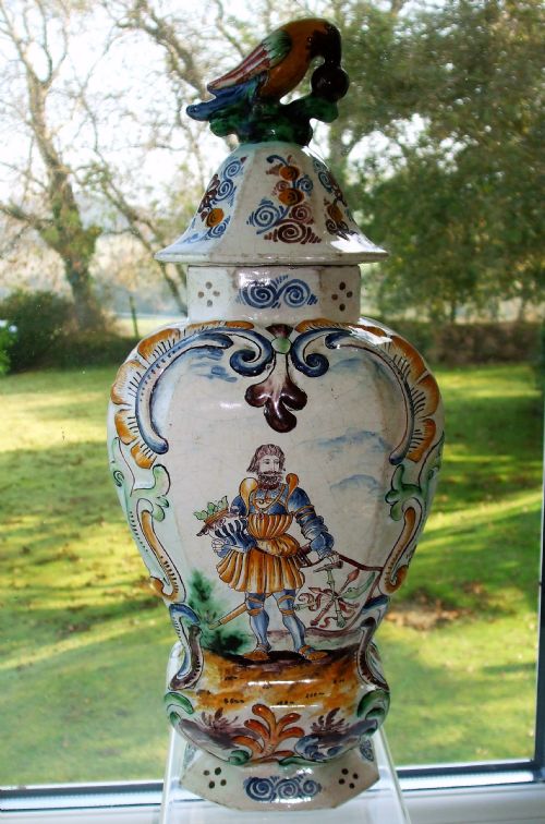 ANTIQUE DUTCH DELFTWARE VASE AND COVER