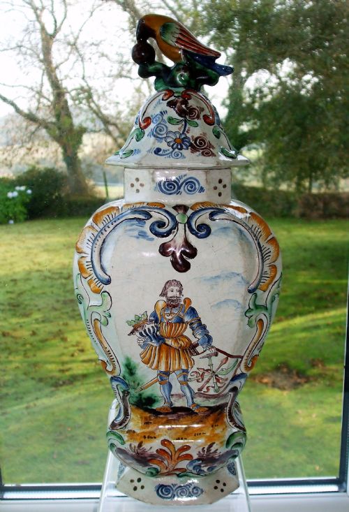 ANTIQUE DUTCH DELFTWARE VASE AND COVER - ADDITIONAL PHOTO 1