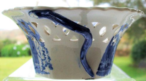 ANTIQUE ENGLISH GEORGIAN BLUE AND WHITE TRANSFER RIVER SCENE WITH FORT PATTERN POTTERY CHESTNUT BASKET J R CLEWS - ADDITIONAL PHOTO 4