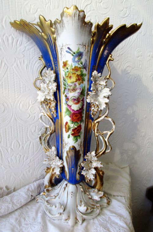 ANTIQUE ENGLISH GEORGIAN PORCELAIN VASE