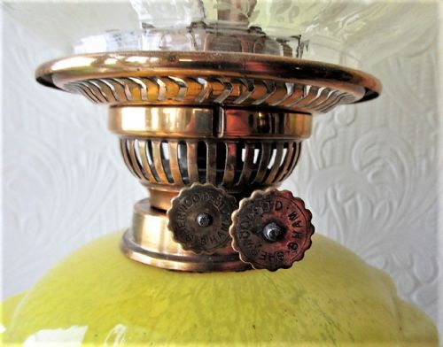 ANTIQUE ENGLISH VICTORIAN BRASS OIL LAMP - ADDITIONAL PHOTO 3
