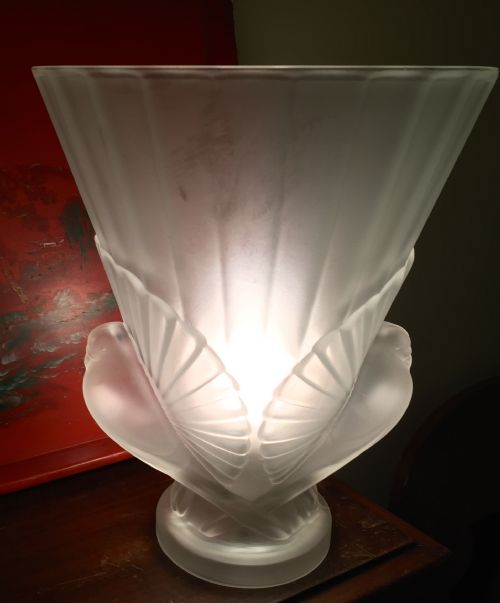 Wonderful Art Deco Console Lamp Doves Frosted Glass