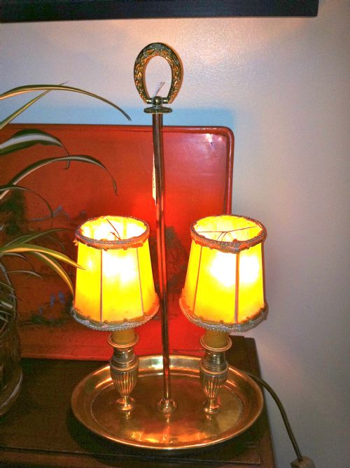 Classic 1850 Bouillotte Bureau Consol or Bedside Lamp Bronze