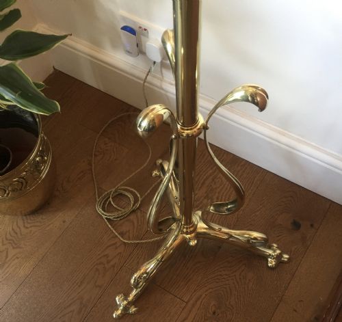 HANDSOME EDWARDIAN STANDARD UPLIGHTER BRASS - ADDITIONAL PHOTO 1