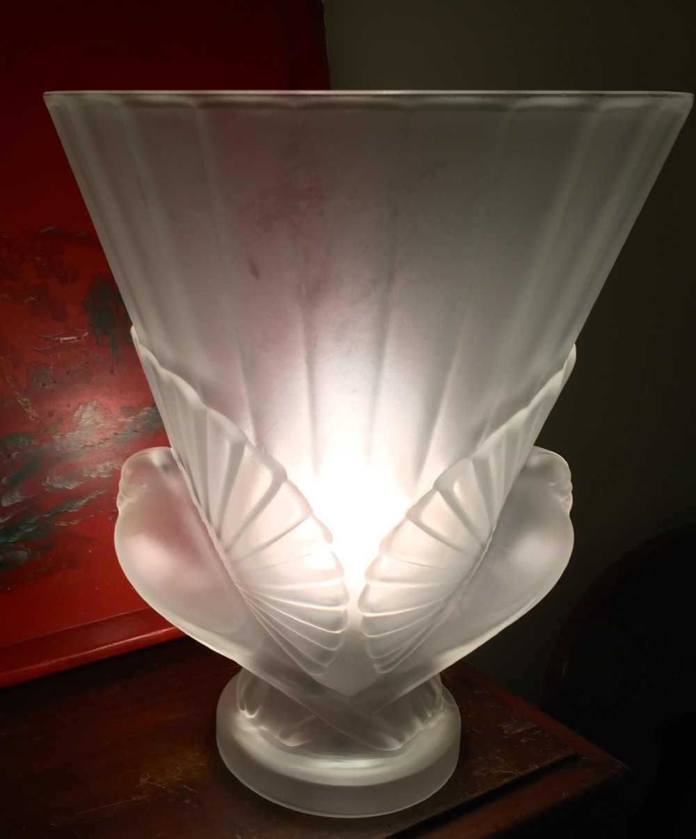 Wonderful Art Deco Console Lamp Doves Frosted Glass
