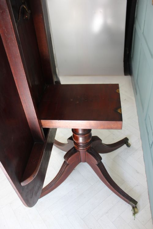 FINE REGENCY MAHOGANY BREAKFAST TABLE - ADDITIONAL PHOTO 6
