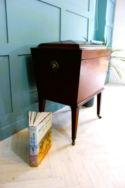 LARGE GEORGE III MAHOGANY CELLARETTE WINE COOLER - ADDITIONAL PHOTO 1