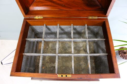 LARGE GEORGE III MAHOGANY CELLARETTE WINE COOLER - ADDITIONAL PHOTO 3