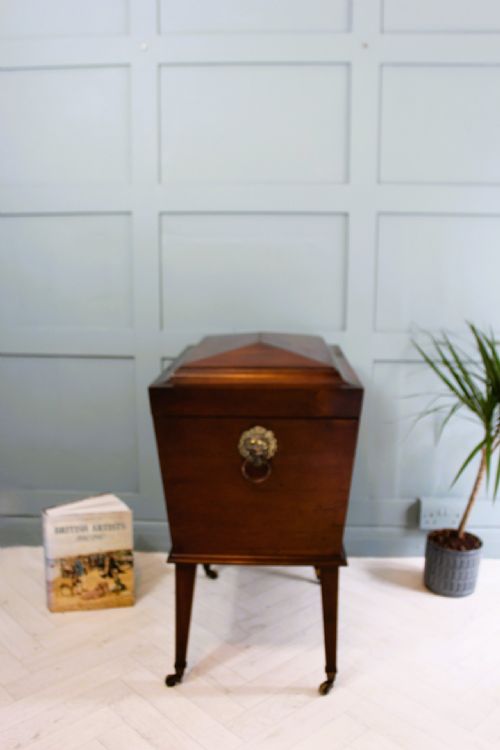 LARGE GEORGE III MAHOGANY CELLARETTE WINE COOLER - ADDITIONAL PHOTO 6