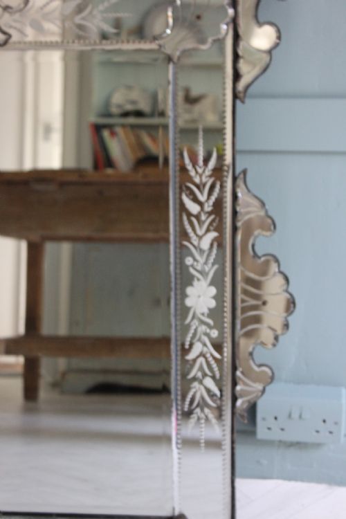 19TH CENTURY ANTIQUE VENETIAN STYLE MIRROR - ADDITIONAL PHOTO 5