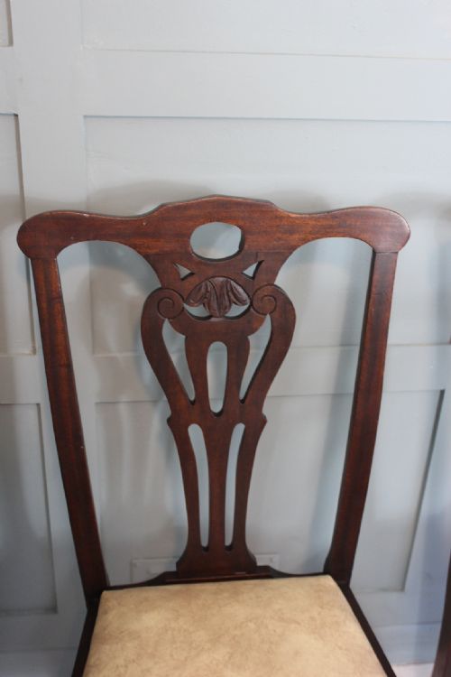 SET OF SEVEN CHIPPENDALE STYLE DINING CHAIRS - ADDITIONAL PHOTO 2