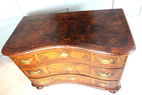 18THCENTURY AUSTRIAN BAROQUE CHEST OF DRAWERS CIRCA 1760 - ADDITIONAL PHOTO 7