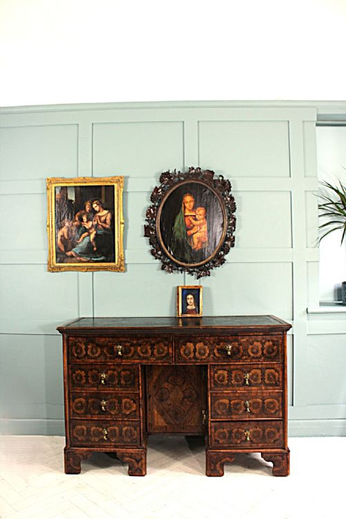 WILLIAM AND MARY OYSTER VENEER DESK - ADDITIONAL PHOTO 1