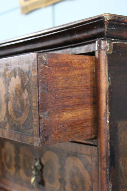 WILLIAM AND MARY OYSTER VENEER DESK - ADDITIONAL PHOTO 3