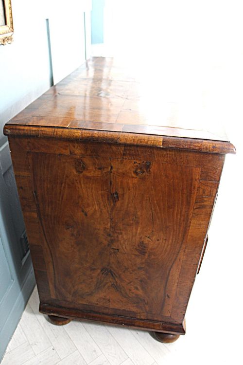 QUEEN ANNE BURR FIGURED WALNUT CHEST OF DRAWERS C1710 FINE COLOUR PROVENANCE EXCEPTIONAL EXAMPLE - ADDITIONAL PHOTO 2