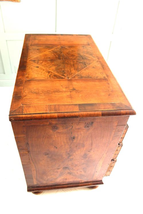 QUEEN ANNE BURR FIGURED WALNUT CHEST OF DRAWERS C1710 FINE COLOUR PROVENANCE EXCEPTIONAL EXAMPLE - ADDITIONAL PHOTO 6