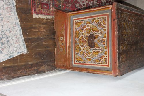 ANTIQUE SPANISH PAINTED BLANKET CHEST WITH MOORISH STYLE DECORATION CIRCA 1800 - ADDITIONAL PHOTO 8