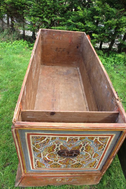 ANTIQUE SPANISH PAINTED BLANKET CHEST WITH MOORISH STYLE DECORATION CIRCA 1800 - ADDITIONAL PHOTO 9