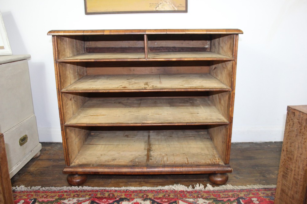 Early 18th century Burr Walnut Chest of Drawers View VII