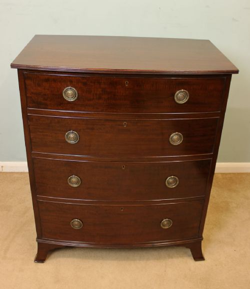 Quality Small Mahogany Georgian Style Bow Fronted Chest of Drawers,