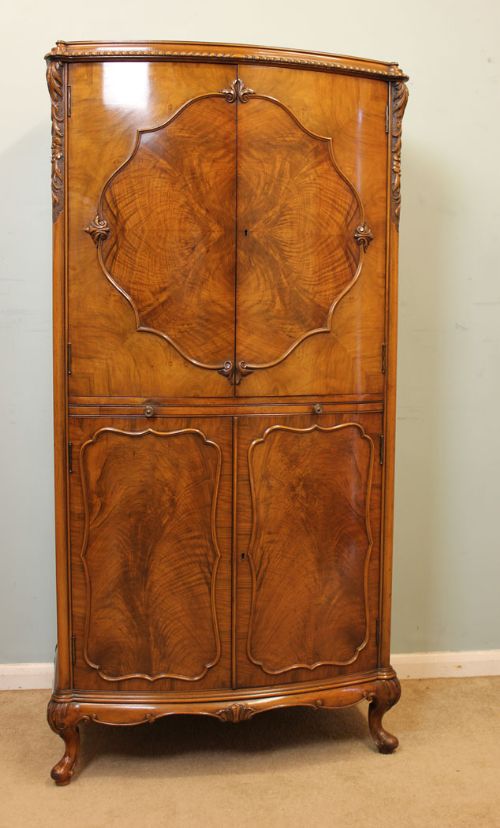 Antique Figured Walnut Cocktail Drinks Cabinet