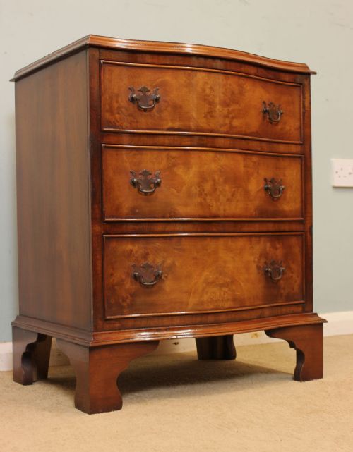 Antique Walnut Chest of Drawers, Bedside Chest of Drawers.