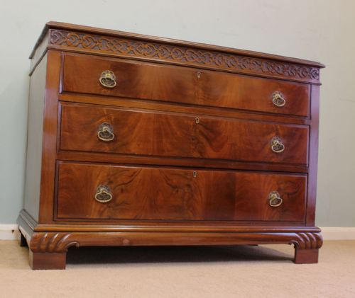 Antique Mahogany Chest of Drawers,