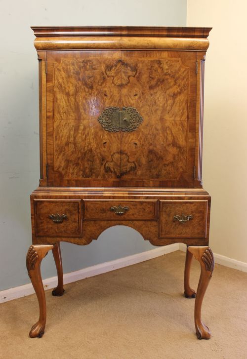 Walnut Cocktail Drinks Cabinet