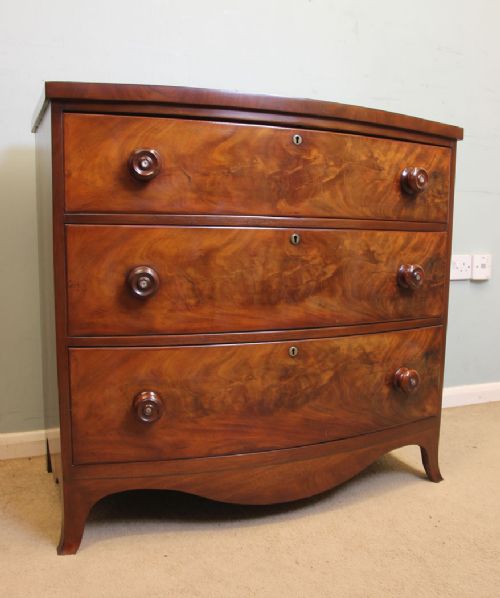 Antique Victorian Small Bow Front Chest of Drawers
