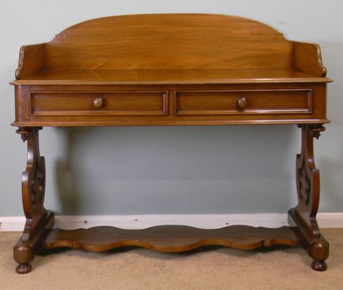 Victorian Mahogany Side Table / Washstand