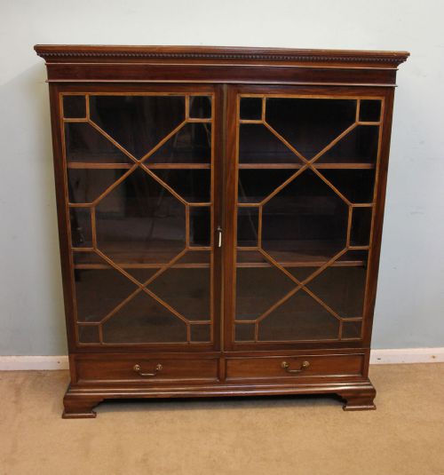 Antique Mahogany Dwarf Bookcase / Display Cabinet