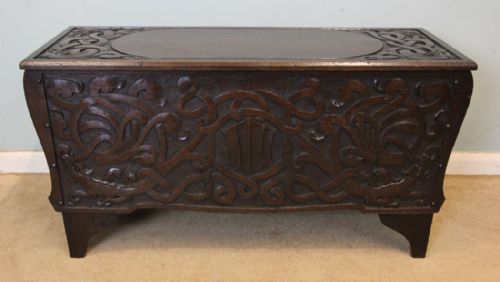 Antique Oak Arts and Crafts Small Coffer Chest