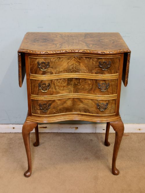 Burr Walnut Queen Anne Style Side Table Lamp Table Bedside Table