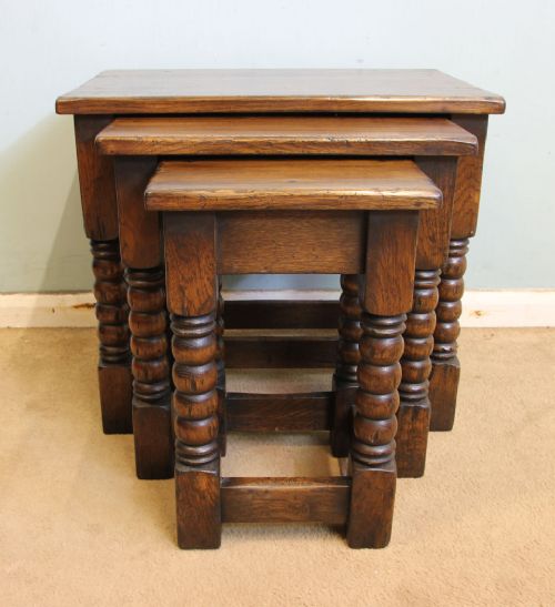 Set Oak Nest of Three Occasional Tables