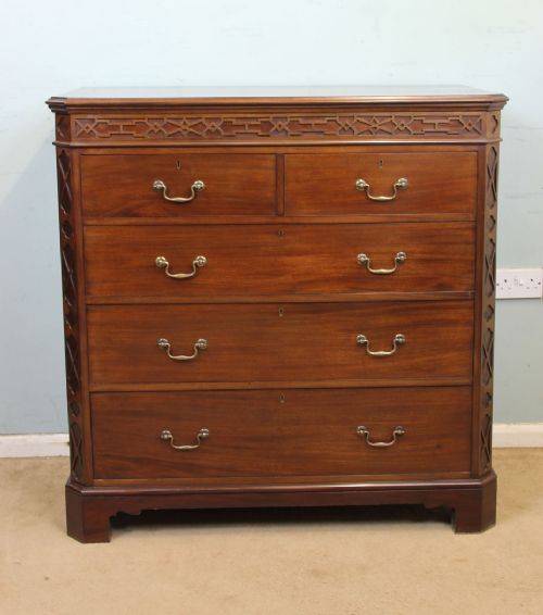Antique Chippendale Style Mahogany Chest of Drawers