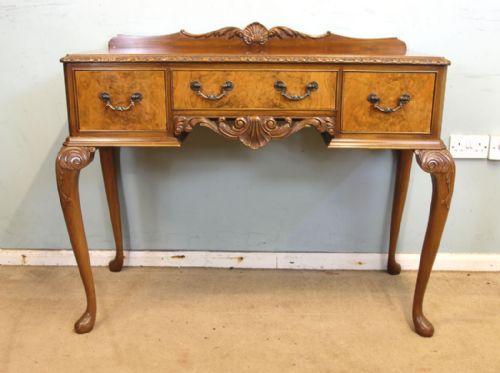 Queen Anne Style Burr Walnut Side Table