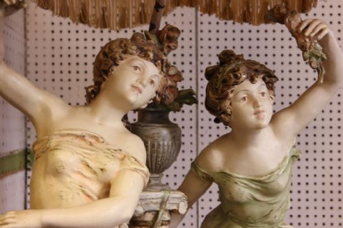 LARGE PAINTED SPELTER TABLE LAMP - ADDITIONAL PHOTO 11